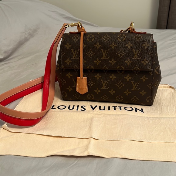 Louis Vuitton Cluny BB - Picture 2 of 13